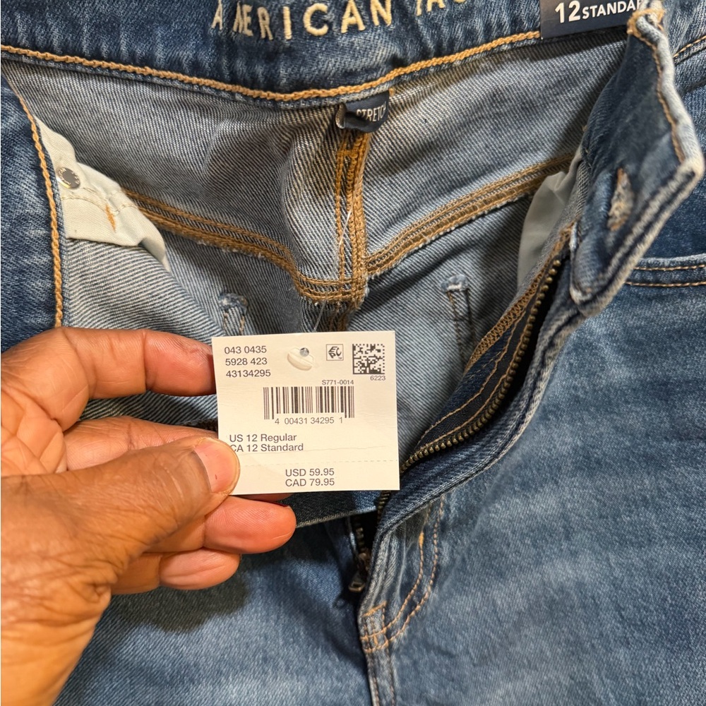 American Eagle Outfitters High-Rise Blue Denim Jeans with Front Seams - Picture 3 of 8
